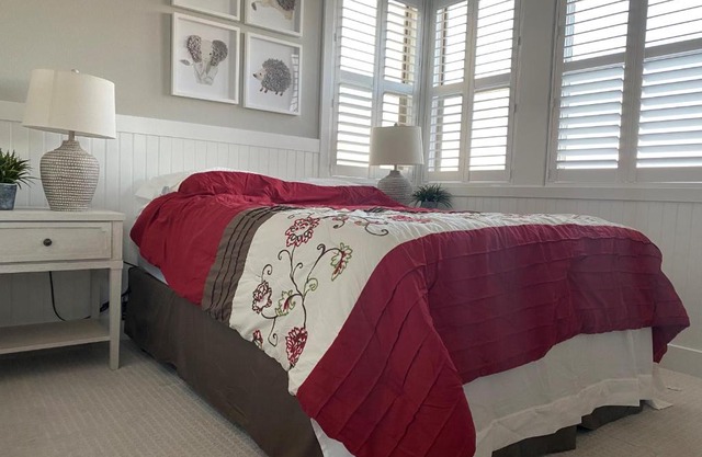 Charming One Bedroom in a New Modern Suburban House