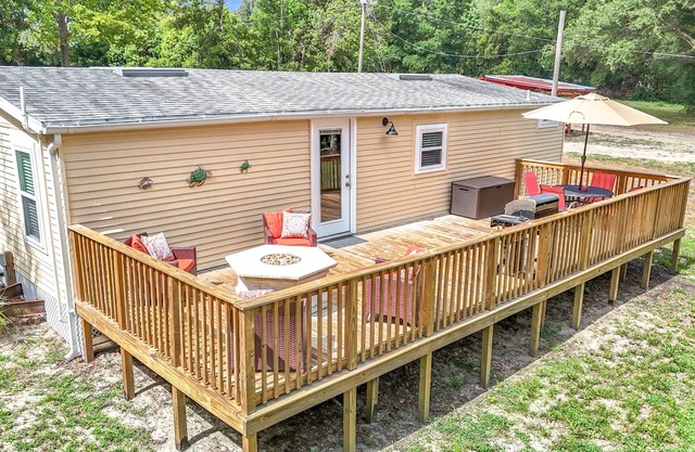 Charming , Pet friendly home in the countryside .