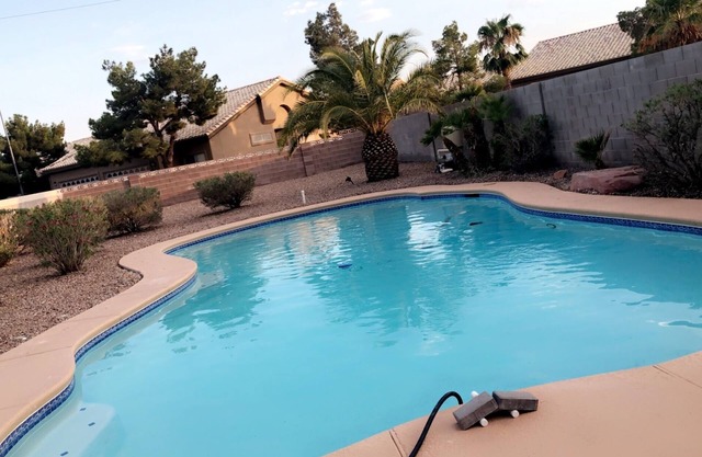 Charming Private Oasis- Approx 10 min to strip, Arcade Machine,FootMassagers