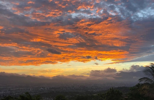 Charming Private 1 bedroom Queen Size in San Antonio Escazu San Jose
