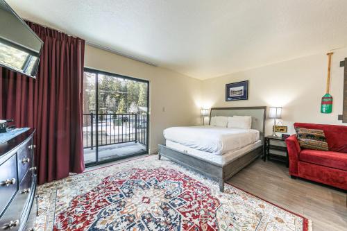 Charming Queen Studio Deluxe w/Balcony #233 at Donner Lake Village