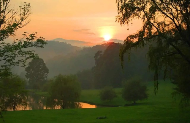 Charming Ranchhouse Voted most Beautiful trout stream, fishing swim lake, horses