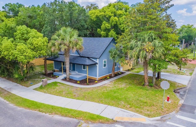 Charming Retreat w/Bikes