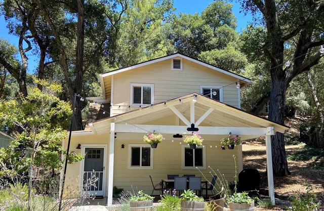Charming Retreat Home Amid Oak Trees in Central Coast Wine Country