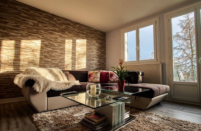 Charming room in a Nevers apartment