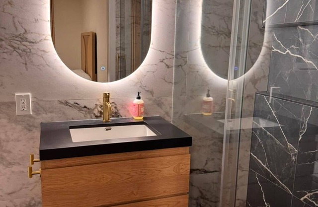 Charming room in a house in tranquil Mission Viejo with WiFi, and AC