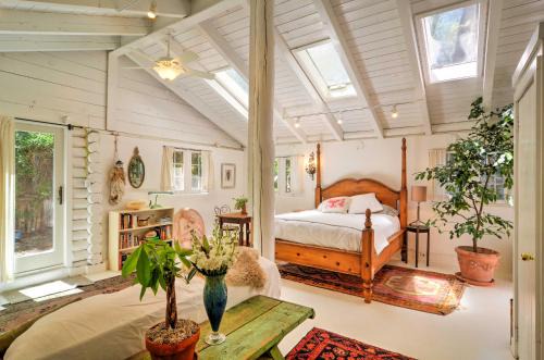 Charming Santa Fe Studio Cabin with Patio and Yard!