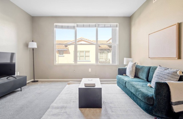 Charming Santana Row 2BR w/Gym & Pool, nr highways, by Blueground