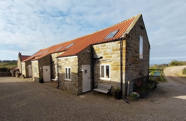Charming self catering cottage, sea & countryside views, strictly no pets