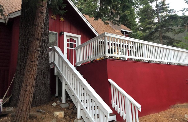 Charming Ski cabin with WiFi near Dodge Ridge, great for family or small group.