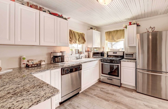 Charming 'Southern Sage Farmhouse' in Denton!