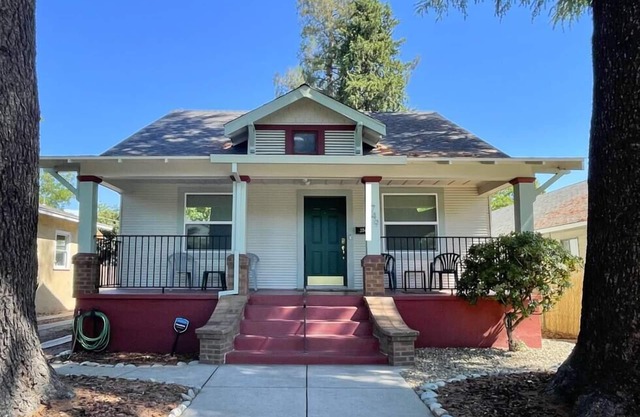 Charming, spacious 3 bdrm near brewery/restaurants