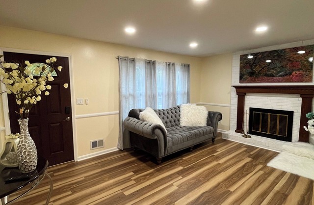 Charming spacious 3-bedroom house with WiFi and patio