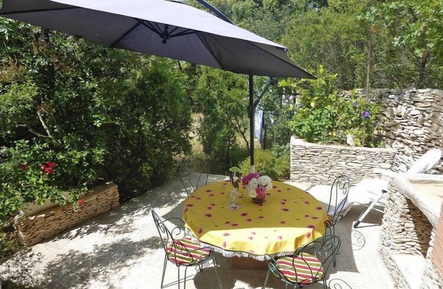 Charming stone Tiny House with private terrace, Villes-sur-Auzon