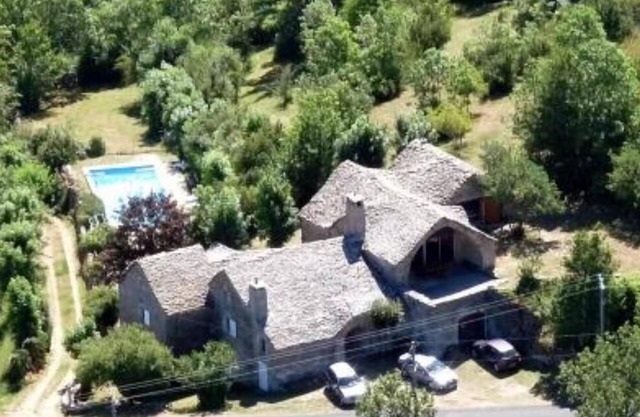 Charming stonehouse with pool, up to 12 persons, near Millau, south Aveyron