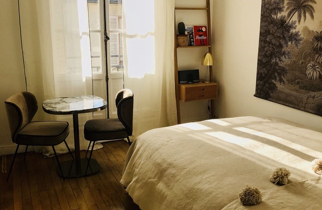 Charming studio between Abbesses and Place du Tertre