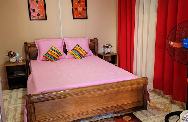 Charming studio to share for 2