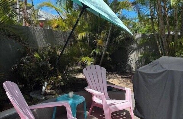 Charming Studio with King Bed & Private Bath - AC and Steps from the Beach!