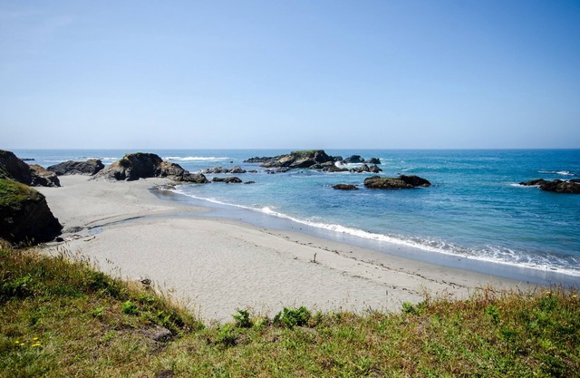 Charming Studio with WiFi - Walking Distance to Caspar Beach