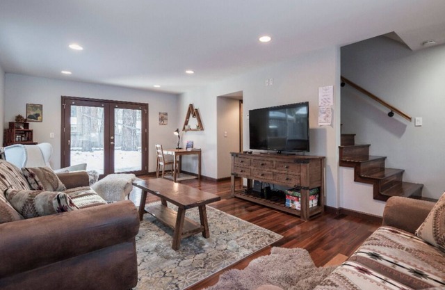 Charming Tahoe Vacation Home 2br/2ba