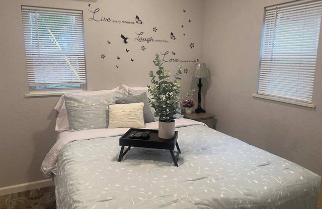 Charming tiny house in the mountains on a goat farm in Murphy, NC