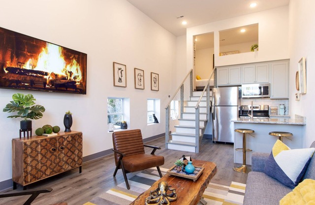 Charming Tiny House W/Free Parking