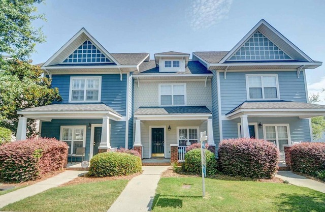 Charming Townhouse- Columbia SC Close to Downtown