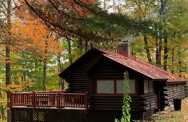 Charming Traditional Log Cabin In Between Mt. Snow And Stratton with Sauna/WIFI