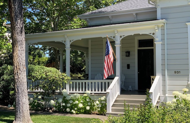 Charming victorian, walking distance to downtown, restaurants, and wineries.