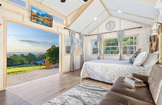 Chasing Views Tiny House