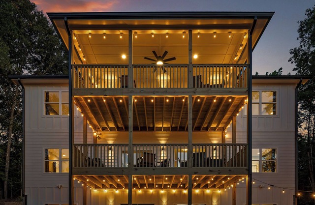 Chatt Vistas-4bdr-2Units-ViewsofLookoutMtn-HotTub-Slps 12+