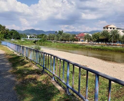 Cheerful 3Bedroom Riverside Cottage Homestay -Mountain View