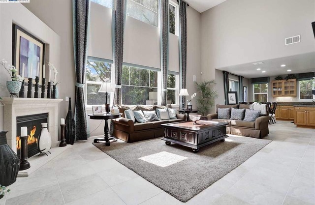 Cheerful Executive 4-bedroom residential home