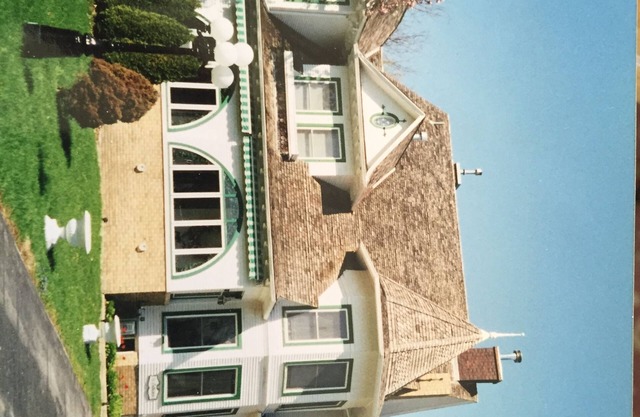 Chestnut Charm Bed & Breakfast