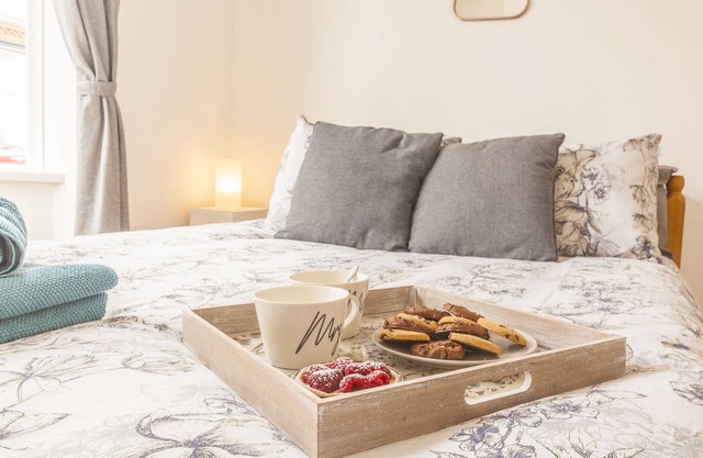 Chestnut House , Stylish House center Exeter