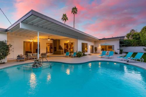 Chi Chi House by ACME House Company