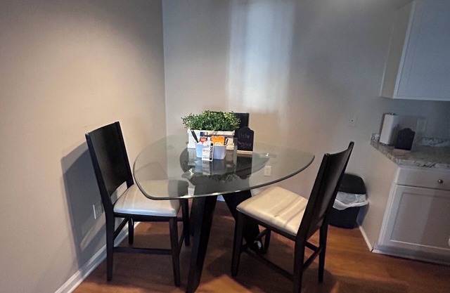 Chic 1-bedroom apartment in marvelous Raleigh near Lenovo Center