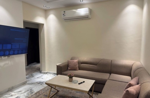 Chic 2-bedroom apartment with WiFi, AC in welcoming Jeddah