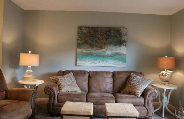 Chic 2-bedroom condo with AC, WiFi in charming Fairfield Bay