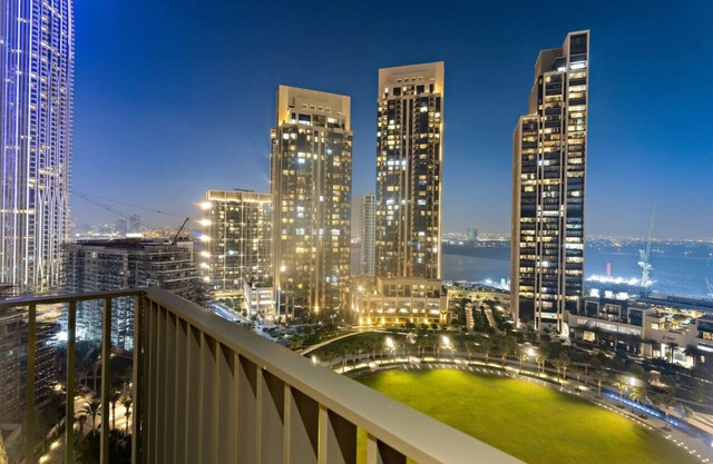 Chic 2BR Stay at Creek Horizon with Pool, Gym and Prime Dubai Location