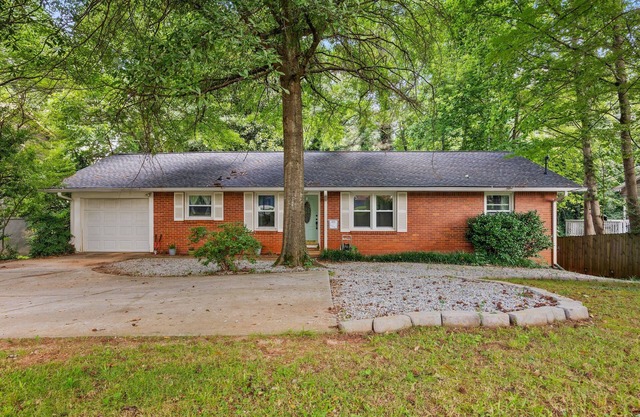 Chic 2BR Suite in Tucker