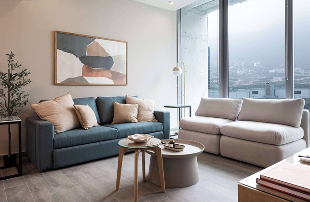 Chic Apartment with Pool & Breathtaking Views