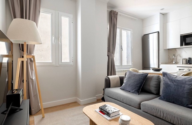 Chic Castellana 2BR w/Doorman, nr Restaurants, by Blueground