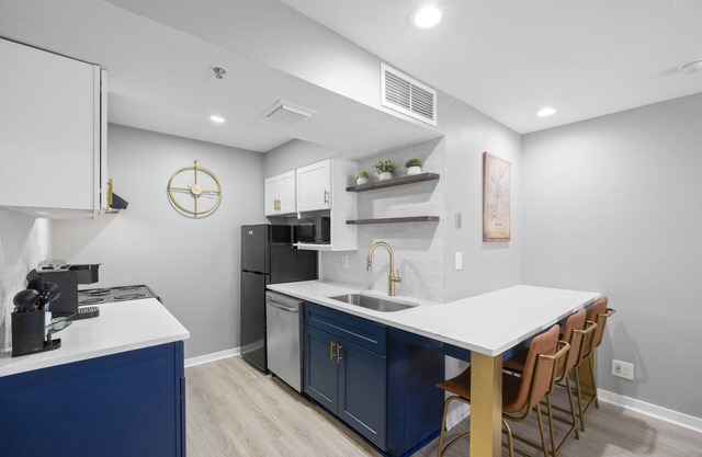 Chic Condo Retreat in Central Buckhead, Atlanta.