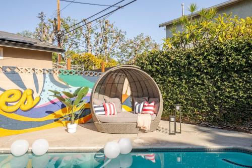 Chic pool home 6 mi to beach sleeps 8