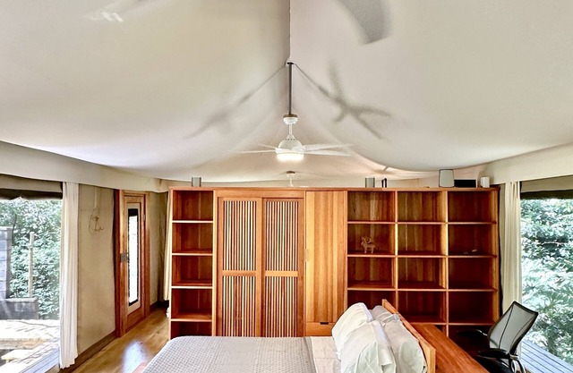 Chic Retreat: Luxe in Canvas at Arbol De La Vida. Half-hour to Dominical Beach!