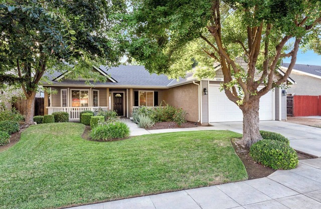 Chic River Bluff Home for Professionals & Families