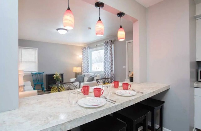 🥰 Chic, Spacious home in Historic Benson 🥰