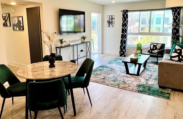 Chic Westwood Century City 2 BR Apt, w/Parking!