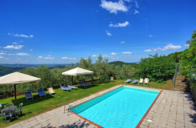Chiesa - Apartment with swimming pool